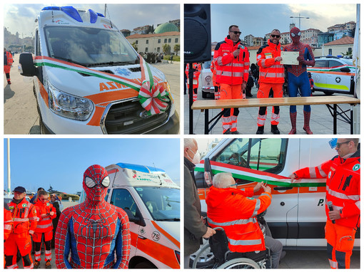 Imperia, inaugurati in calata Anselmi 4 nuovi mezzi della Croce Bianca. Il presidente Trincheri: “Tra i primi in Italia a dotarci di ambulanze ibride” (foto e video) Imperia, inaugurati in calata Anselmi 4 nuovi mezzi della Croce Bianca. Il presidente Trincheri: “Tra i primi in Italia a dotarci di ambulanze ibride” (foto e video)