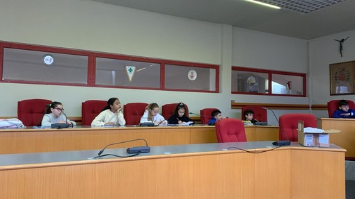Il Consiglio dei Ragazzi incontra le amministrazioni locali, a Taggia il primo confronto provinciale