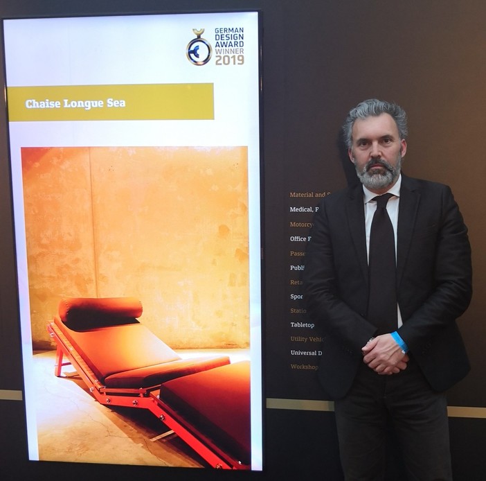 Fabrizio Alborno e la chaise-longue SEA