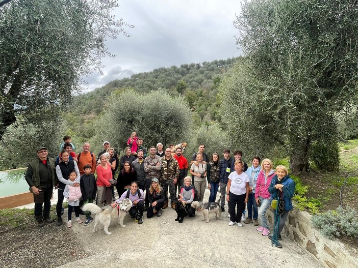 Castel Vittorio: grande successo della 7a giornata nazionale della camminata tra gli olivi Castel Vittorio: grande successo della 7a giornata nazionale della camminata tra gli olivi