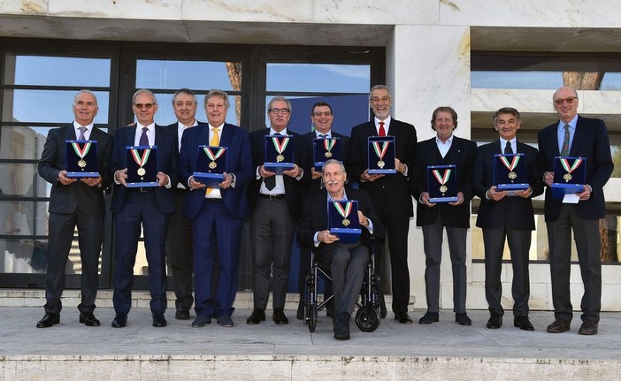 Imperia: il CONI ha conferito il Collare d'Oro al responsabile del settore pallanuoto della Rari Nantes Paolo Ragosa