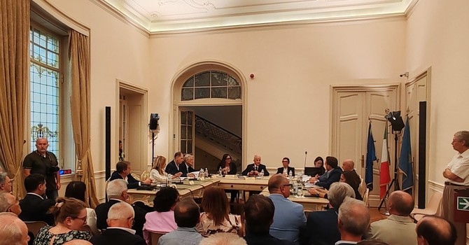 Ponente isolato e A10 soffocata dal traffico, la Provincia rilancia la Albenga-Altare-Predosa. Scajola: "Dobbiamo forzare, è l'unica soluzione" Ponente isolato e A10 soffocata dal traffico, la Provincia rilancia la Albenga-Altare-Predosa. Scajola: "Dobbiamo forzare, è l'unica soluzione"
