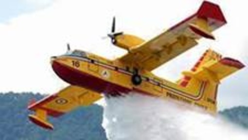 Per lo stato di grave pericolosità della Protezione Civile, vietato accendere qualsiasi tipo di fuoco e usare attrezzature che possano provocare scintille