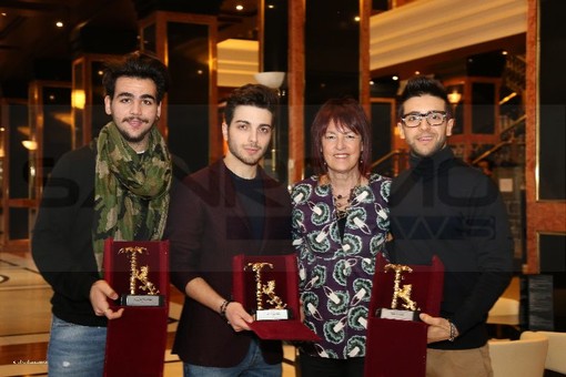Consegnati dall'Assessore Daniela Cassini a Il Volo i tre Trofei del 'Leone rampante' di Sanremo Consegnati dall'Assessore Daniela Cassini a Il Volo i tre Trofei del 'Leone rampante' di Sanremo