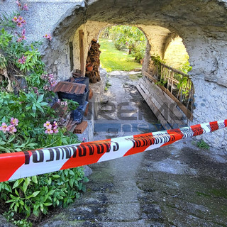 Fulmine sul campanile di Corte, oggi al via i lavori di bonifica e messa in sicurezza: zona ancora evacuata