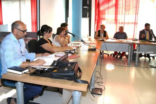 Vallecrosia: il Sindaco Armando Biasi redistribuisce le deleghe ai consiglieri comunali Calipa, Franceschelli, Ciancio, Galeotti e Perrone