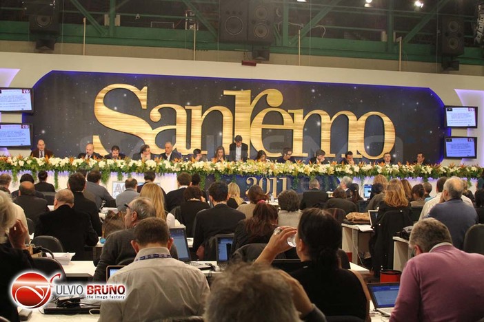 Festiva: Luca e Paolo in sala stampa "Con gli anziani ci sappiamo fare!"