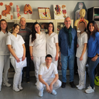 Ventimiglia, il 'Fermi-Polo-Montale' e Asl1 organizzano corso OSS: studenti superano la prova finale Ventimiglia, il 'Fermi-Polo-Montale' e Asl1 organizzano corso OSS: studenti superano la prova finale