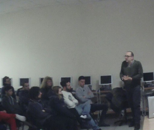 Prevenzione e aggiornamenti sull'HIV: alla Gori Hair School questo giovedì conferenza aperta a tutti con il dottor Cenderello