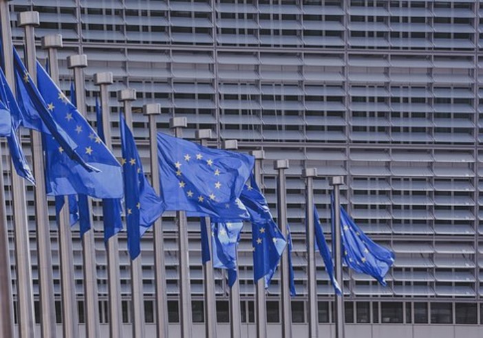 Bilancio dell'UE per il 2021-2027: la Commissione plaude all'accordo provvisorio sui finanziamenti a sostegno dell'ambiente e dell'azione per il clima