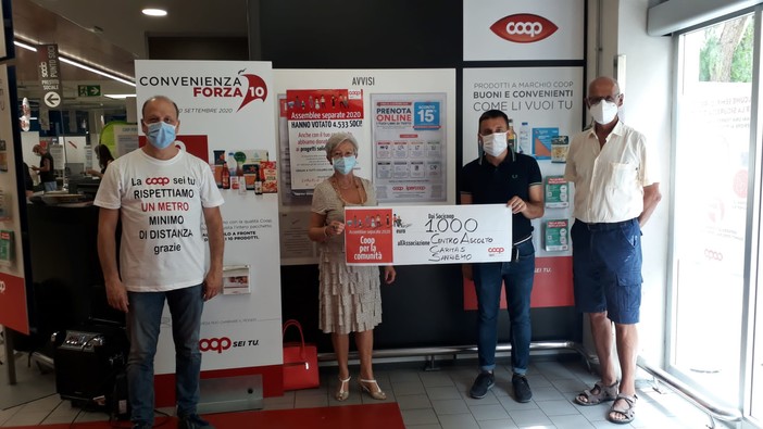 Da Coop Liguria 2.500 euro alle associazioni impegnate nella lotta alla povertà Da Coop Liguria 2.500 euro alle associazioni impegnate nella lotta alla povertà