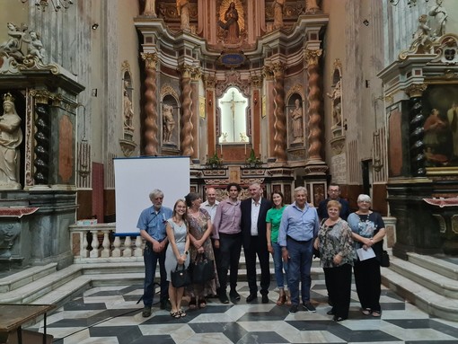 Taggia, un pomeriggio di festeggiamenti con la Confraternita del Gonfalone “Bianchi” Taggia, un pomeriggio di festeggiamenti con la Confraternita del Gonfalone “Bianchi”