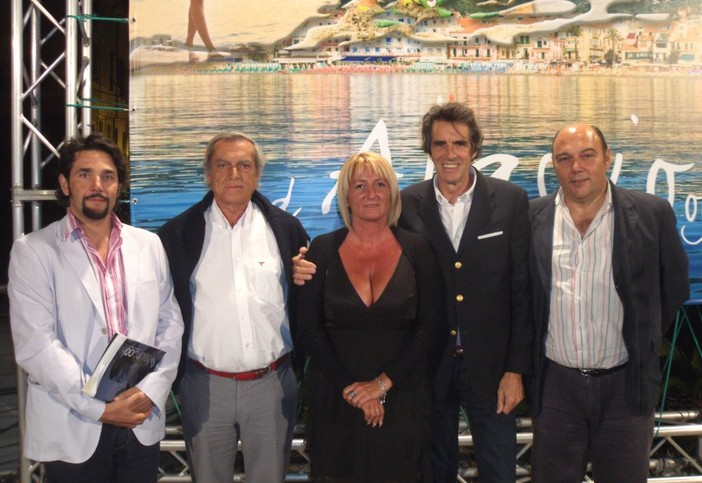 Successo ieri sera ad Alassio per la presentazione di Tourbook Successo ieri sera ad Alassio per la presentazione di Tourbook