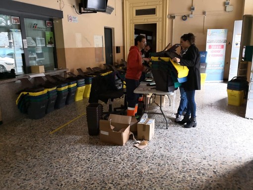 Imperia: plastica raccolta due volte a settimana per carrellati condominiali e isole di prossimità, dall'autunno il raddoppio riguarderà tutte le utenze domestiche Imperia: plastica raccolta due volte a settimana per carrellati condominiali e isole di prossimità, dall'autunno il raddoppio riguarderà tutte le utenze domestiche