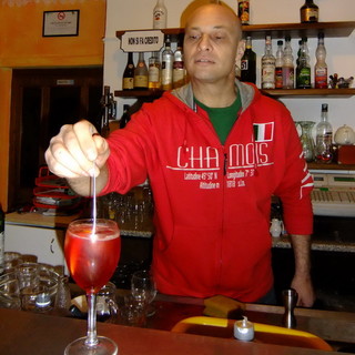 Tavole: in una trattoria della Val Prino nasce il nuovo cocktail 'Arsenal' dal sapore 'british' Tavole: in una trattoria della Val Prino nasce il nuovo cocktail 'Arsenal' dal sapore 'british'