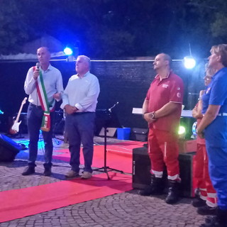 Costarainera: dall’Associazione 'Amici dei Piani', consegnato un defibrillatore DAE all’Amministrazione comunale