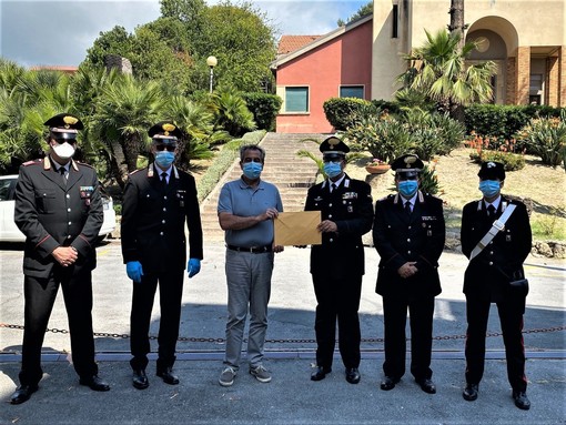 Coronavirus, i Carabinieri della provincia di Imperia ringraziano l'Asl 1. Incontro per la consegna di una donazione da parte dell'Arma