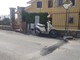 Imperia: un dosso limitatore 'fai da te' a Cason della Guardia, interviene la Polizia Municipale (foto) Imperia: un dosso limitatore 'fai da te' a Cason della Guardia, interviene la Polizia Municipale (foto)