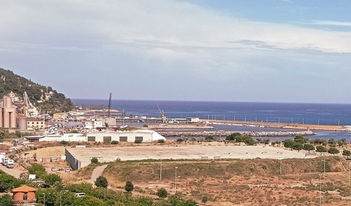 Imperia, perdita di liquido maleodorante dal depuratore, nuova diffida di Scajola a Rivieracqua: "Deve funzionare e non rendere la vita impossibile a chi abita vicino" Imperia, perdita di liquido maleodorante dal depuratore, nuova diffida di Scajola a Rivieracqua: "Deve funzionare e non rendere la vita impossibile a chi abita vicino"