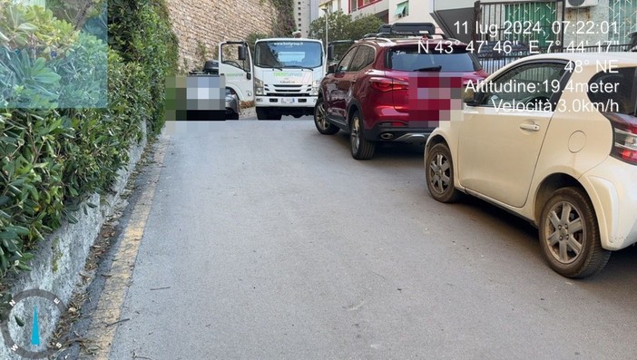 Caponero, Cimiotti risponde alle accuse: "Degrado? È inciviltà di chi parcheggia ovunque: da oggi tolleranza 0" (Foto) Caponero, Cimiotti risponde alle accuse: "Degrado? È inciviltà di chi parcheggia ovunque: da oggi tolleranza 0" (Foto)