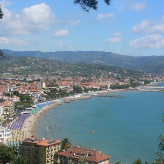 Diano Marina: con il supporto del Lions Club locale gli studenti della Secondaria 'adottano' una spiaggia