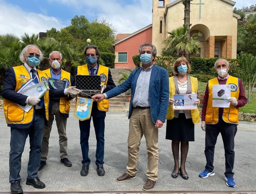 Coronavirus, il Lions Club Sanremo Host ha consegnato un video laringoscopio per l’unità di terapia intensiva del Borea