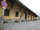 Sanremo: sporcizia e degrado agli ex magazzini ferroviari a ridosso della pista ciclabile Sanremo: sporcizia e degrado agli ex magazzini ferroviari a ridosso della pista ciclabile