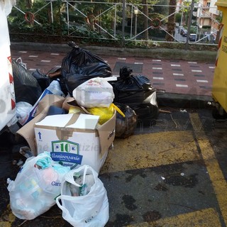 I bordigotti portano i rifiuti a Vallecrosia per non fare la 'differenziata': riunione dell'Amministrazione per arginare il fenomeno