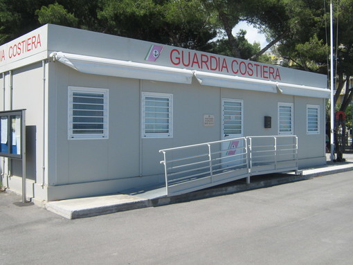 Diano Marina: avaria al motore al largo per un natante Diano Marina: avaria al motore al largo per un natante