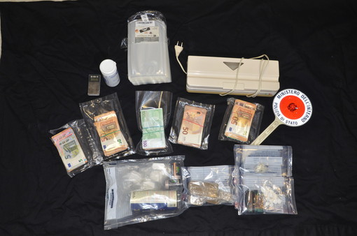 Operazione antidroga nell'Imperiese, dieci indagati: tra loro anche alcuni tifosi dell'Imperia