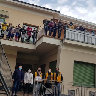 Donazione di Natale del Lions Club Bordighera alle scuole di Perinaldo, Soldano e San Biagio della Cima Donazione di Natale del Lions Club Bordighera alle scuole di Perinaldo, Soldano e San Biagio della Cima
