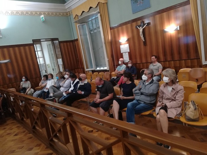 La delegazione degli abitanti di via Bonmoschetto La delegazione degli abitanti di via Bonmoschetto