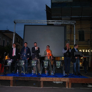Elezioni comunali Diano Marina: Sanremonews.it ha chiuso la campagna elettorale in piazza del Comune. Grande successo al dibattito tra i candidati sindaco
