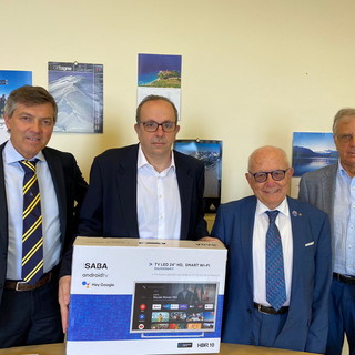 Il Rotary Sanremo Hanbury dona televisori a Malattie Infettive dell'ospedale Borea