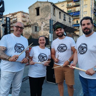 Energia ed emozione, 'Drum 100' e Millennials Nostalgia by Mercenari vivacizzano Vallecrosia al Mare (Foto e video)
