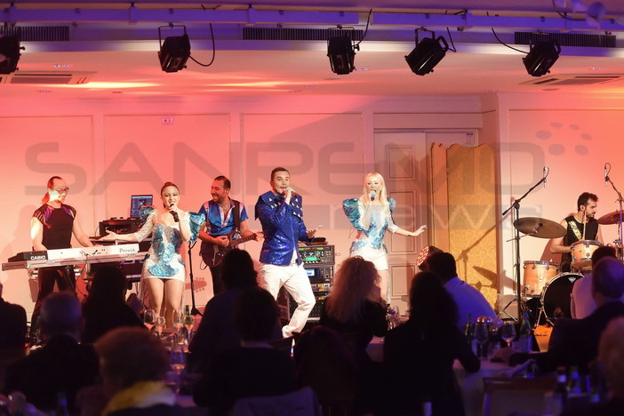 Sanremo: Serena Autieri e i Disco Inferno ieri sera al Casinò, le foto di Tonino Bonomo Sanremo: Serena Autieri e i Disco Inferno ieri sera al Casinò, le foto di Tonino Bonomo