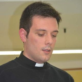 Imperia: a San Giovanni l'addio di don Dario accompagnato dalle polemiche dei parrocchiani "Spostato come una pedina degli scacchi" Imperia: a San Giovanni l'addio di don Dario accompagnato dalle polemiche dei parrocchiani "Spostato come una pedina degli scacchi"