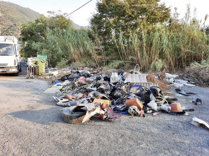 Ventimiglia, al via l'installazione delle telecamere contro le discariche abusive Ventimiglia, al via l'installazione delle telecamere contro le discariche abusive