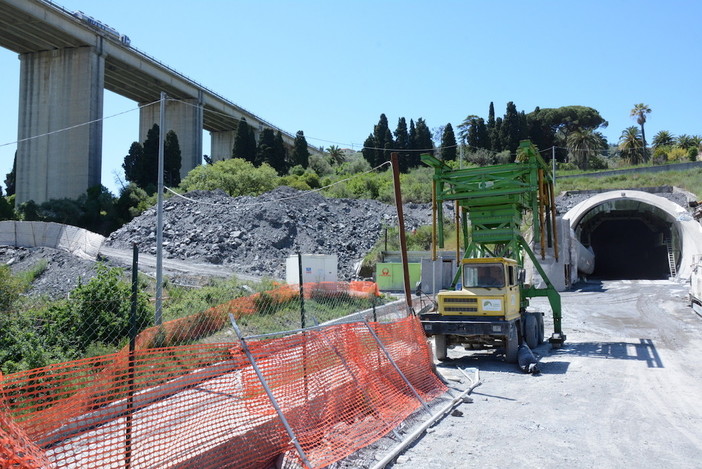 Imperia: nuova tratta ferroviaria a monte, il 'Laboratorio' "Un'opportunità straordinaria per la città!" Imperia: nuova tratta ferroviaria a monte, il 'Laboratorio' "Un'opportunità straordinaria per la città!"