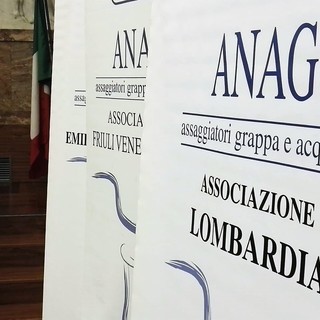 La Douja ha celebrato la grappa con Anag e il Consorzio di tutela grappa del Piemonte e grappa di Barolo La Douja ha celebrato la grappa con Anag e il Consorzio di tutela grappa del Piemonte e grappa di Barolo