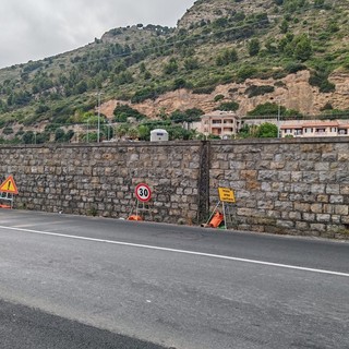 Ventimiglia: rotonda sulla strada per la Francia, i dubbi di un lettore: "Manovra pericolosa e poco chiara"