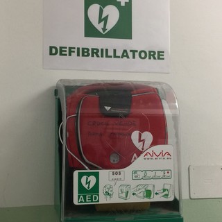 Ventimiglia: nuovo defibrillatore sul territorio comunale con i proventi dei 'gettoni' consiliari Ventimiglia: nuovo defibrillatore sul territorio comunale con i proventi dei 'gettoni' consiliari