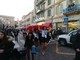 Sanremo: un drappo rosso di 28 metri in piazza Colombo per dire basta alla violenza contro le donne