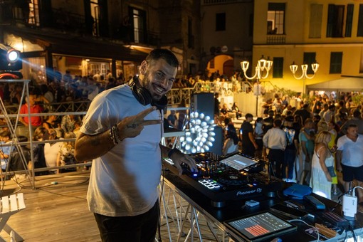 Energia e ritmo: Dj Nandino punto di riferimento assoluto per il divertimento estivo in Riviera (Foto)