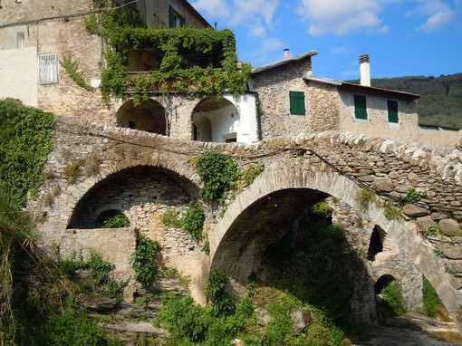 Viaggio nell'entroterra: una passeggiata alla scoperta di Dolcedo, con Alberto Berruti Viaggio nell'entroterra: una passeggiata alla scoperta di Dolcedo, con Alberto Berruti