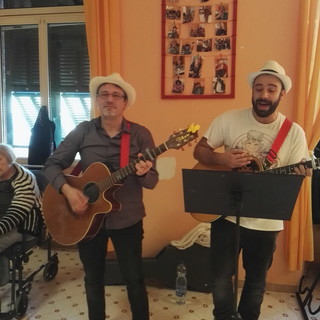 Sanremo: duo 'Pan e Pumata', pomeriggio di musica e divertimento alla Residenza per Anziani Borea