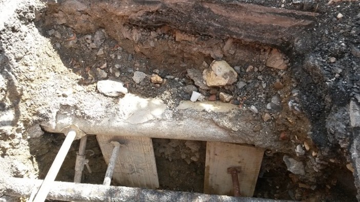 Diano Arentino: dopo i lavori al tubo delle acque nere la Provincia ha riaperto questa mattina la SP 37 Diano Arentino: dopo i lavori al tubo delle acque nere la Provincia ha riaperto questa mattina la SP 37