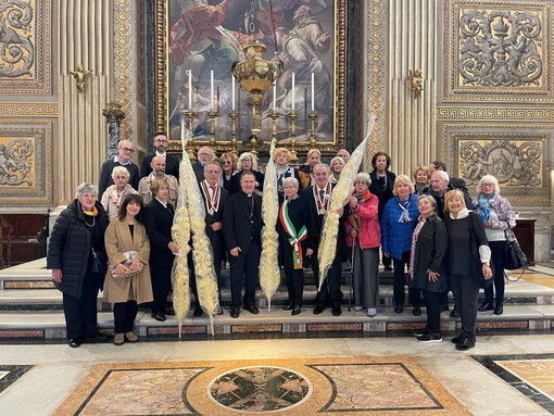 Delegazione della Famija Sanremasca a Roma per la consegna delle palme al Papa (foto e video) Delegazione della Famija Sanremasca a Roma per la consegna delle palme al Papa (foto e video)