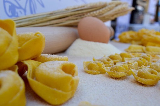 Arma di Taggia: 'Dal mare ai botti', alla Scuola Alberghiera Ruffini Aicardi l'evento enogastronomico organizzato dalla 'Botti Food Service' Arma di Taggia: 'Dal mare ai botti', alla Scuola Alberghiera Ruffini Aicardi l'evento enogastronomico organizzato dalla 'Botti Food Service'