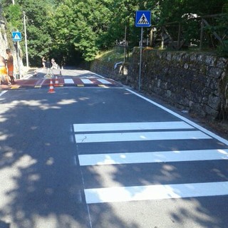 Sanremo: installato attraversamento pedonale rialzato a San Romolo, accontentati i residenti che lo chiedevano da tempo Sanremo: installato attraversamento pedonale rialzato a San Romolo, accontentati i residenti che lo chiedevano da tempo